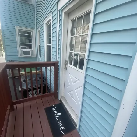 Boston 2bd King Bed near Harvard, MIT, subway near Boston. On-site free Parking