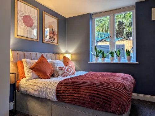Seaside Escape - Free Parking! 4 Minutes to the Beach! Pet Friendly! - Condos