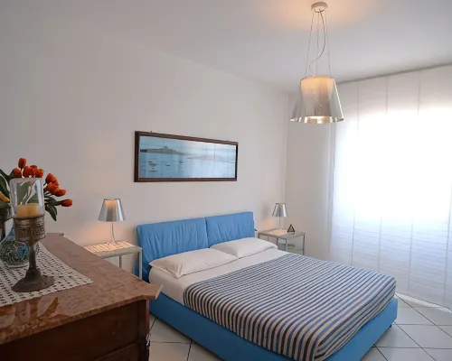 SPLENDID VILLA IMMERSED IN THE GREEN PEAK ON THE SEA Hotels in Ponza