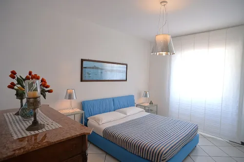 SPLENDID VILLA IMMERSED IN THE GREEN PEAK ON THE SEA