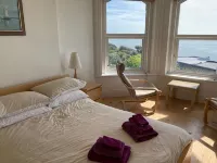 Bermuda House with parking, good sea view and minutes from beach and shops