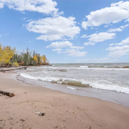 Entire Home Near Lake Superior