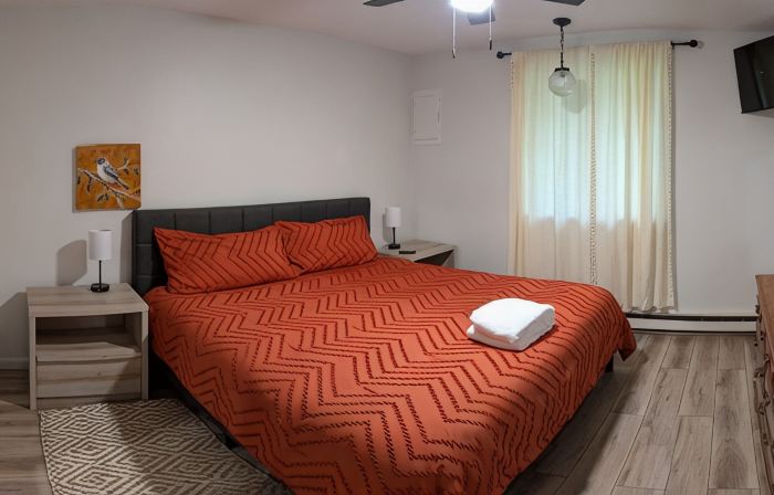 Charming 2-bedroom condo in McHenry Close To Lake Activities and Ski Resort