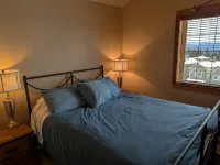 Cozy 3 bedroom townhouse in Happy Valley.  Dog friendly! - 3-Star
