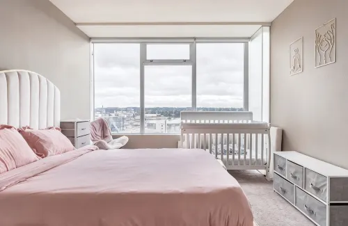Penthouse 2b  2b +Gym +Yoga Room +Lounge +Pool +WiFi in Downtown Bellevue - Pools