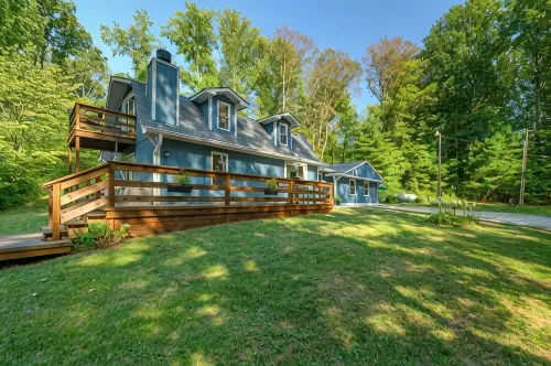 Private 7AC Retreat, Hot Tub, Stocked Pond, Firepit, Trails, Disc Golf, Sleeps 6