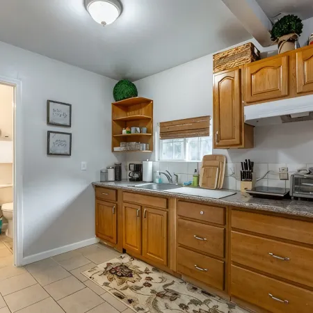 Marbella Lane - 2BR Guest House Dtwn RWC Pking