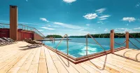 Bella Lake Resort