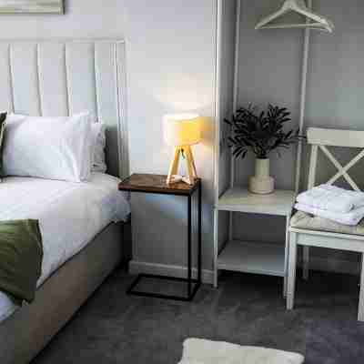Home from Home, only 5 minutes drive from Historical Durham center. Rooms