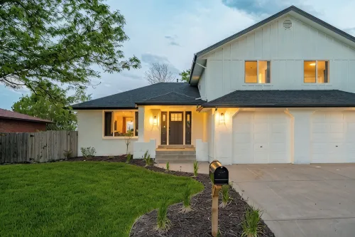 Parkside Retreat - NEW, HotTub, PoolTable & FirePit