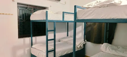 Karma Stays Hostel Morjim - 2 stjerner