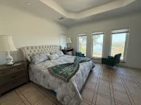 Panoramic View of Lake Marble Falls- 4BRM 10 Acres 1 King and 3 Queen Beds - Balcony