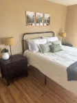 Parker Sun Daze Getaway.  Sleeps 7, Boat Parking + BBQ. Close to Free Boat Ramp - Wifi