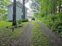 Charming 3-bedroom renovated farmhouse in Cooperstown with Wi-Fi and AC