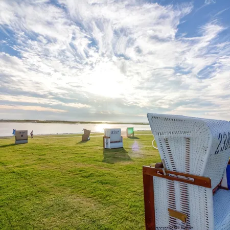 Spacious vacation apartment in a central and quiet location with terrace