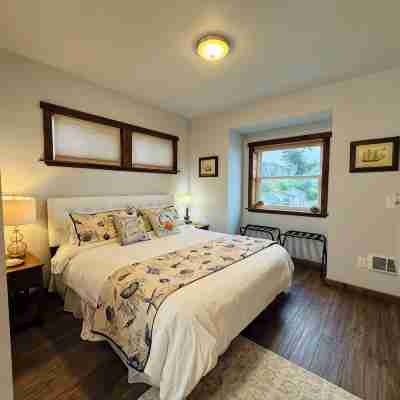 Waterfront 2 Bed-King/Queen , 2 Bath + Incredible Views Perched  over Bodega Bay Rooms