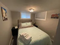 Old Town Modern 2bed/1bath home with patio & yard