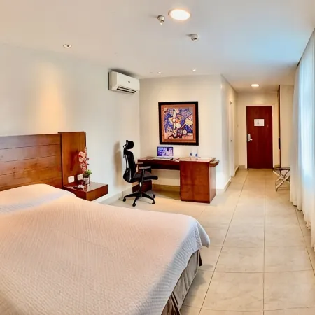 Hotel Marcelius Отели рядом с достопримечательностью «Кеннеди»