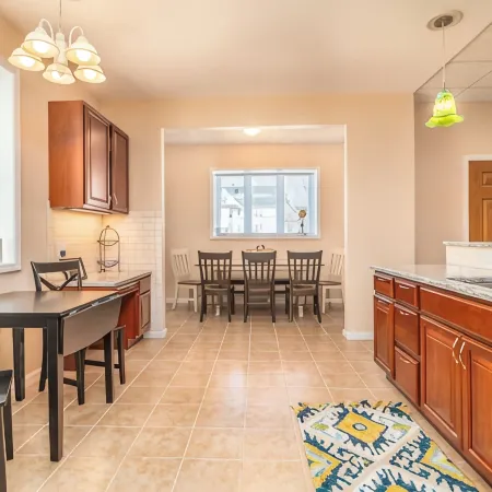 Hidden Emerald open floor plan/ Remodeled Apartment