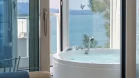 Yeosu Yegreena Pension - Hot Tub