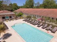 The Originals City Hôtel le Lodge Bayonne Nord - Swimmingpools