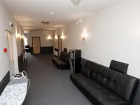 亞歷山大彼得霍夫酒店 鄰近浴場樓的酒店