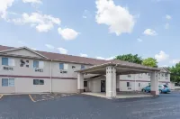 Econo Lodge - parking