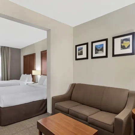 Comfort Suites