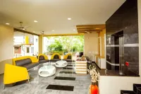 Ponnis Hotel