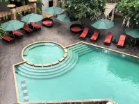 Yeak Loam Hotel - Pools