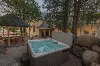 Gorgeous Historic Victorian - Walk to Downtown Truckee! Central to ski resorts! - 4 tähden