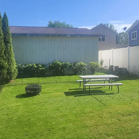 Pergola Place - Lake Access, 2 Bedroom, Sleeps 4, Pet Friendly