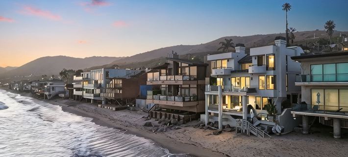 "Unrivaled Luxury at Premier Beachfront Getaway: Private Beach Access" Hotels in Malibu
