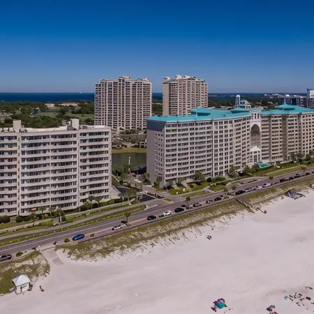 AWESOME GULF AND BEACH VIEWS! Gorgeous 3 BR/2BA Unit, Large Balcony