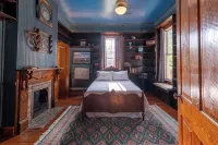 Historic Biloxi Beach House - balcony