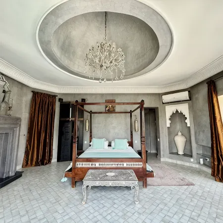 Stunning Mountain Views, on a  Golf Course, Private Pool & Gardens