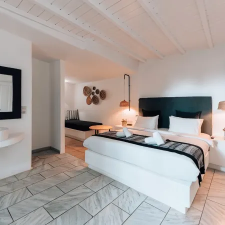 Mr & MRS White Mykonos Отели рядом с достопримечательностью «Пляж Корфос»