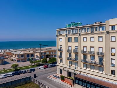 Hotel President