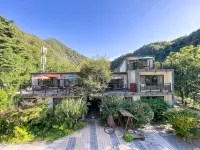 Hadong Dreams Pension - parking