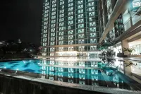 Warm and Cozy Studio at Taman Melati Jatinangor Apartment - piscine
