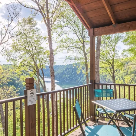 Lake View Country Cabin at Bear Bluff Retreat