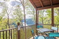 Lake View Country Cabin at Bear Bluff Retreat