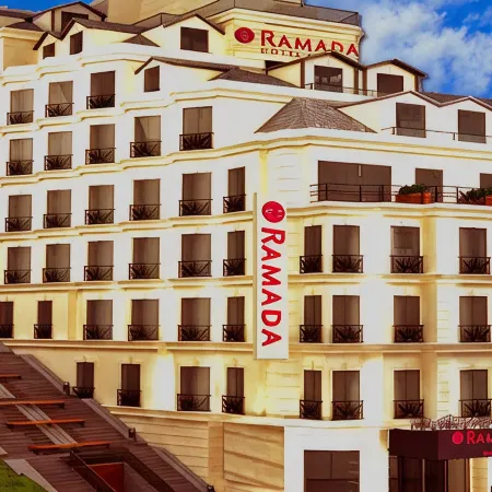Ramada by Wyndham Istanbul Golden Horn Отели рядом с достопримечательностью «Холм Пьер Лоти»