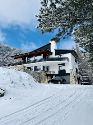 Sublime Bas de Chalet de Standing en Duplex Aux Angles -Space for Billiards and Cinema