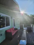 The Avocado House - 10 Foot Deep Pool Peaceful Cul-de-Sac Waterfront Village - 3-Star