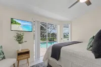 Waterview! 5 bdrms! 10 minutes to Fort Myers Beach