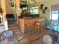 Orange Hill Beach Inn - bar