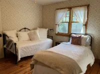Starview Ranch: 3 homes w/ 7 bdrms, pool, sauna, spa & gym on 50 beautiful acres - 4つ星