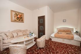Hotel Tria