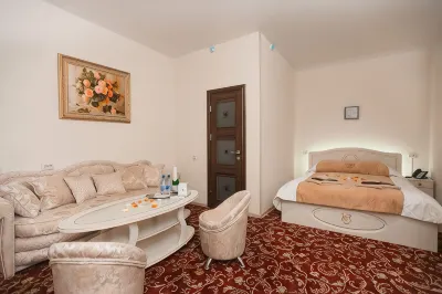 Триа Отели в г. 